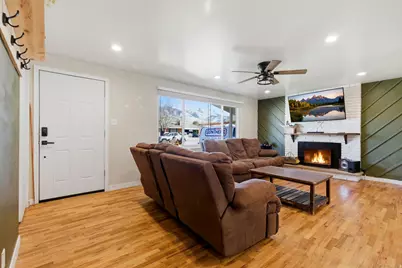 328 E Isgreen Cir, Tooele, UT 84074 - Photo 5