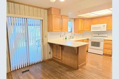 1130 N Virginia Ave, Harrisville, UT 84404 - Photo 5