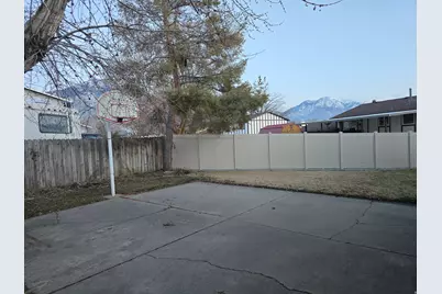 1130 N Virginia Ave, Harrisville, UT 84404 - Photo 23