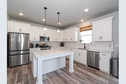 582 W Durfee St, Grantsville, UT 84029 - Photo 3