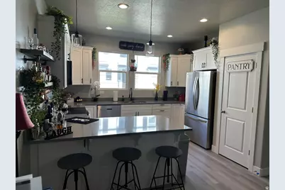1353 N 3740 W, Lehi, UT 84043 - Photo 5