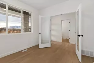 1596 E Livi Ln W, Saratoga Springs, UT 84043 - Photo 5