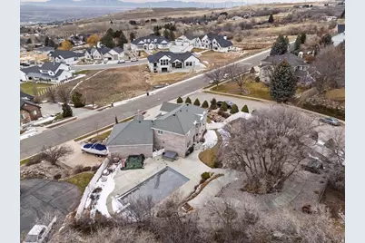 4496 Cottonwood Dr, Pleasant View, UT 84414 - Photo 3