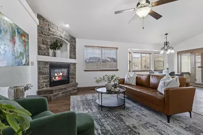 9021 N Clubhouse Ln W, Eagle Mountain, UT 84005 - Photo 5