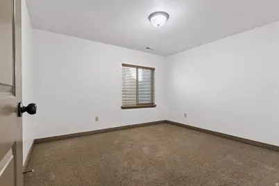 9021 N Clubhouse Ln W, Eagle Mountain, UT 84005 - Photo 25