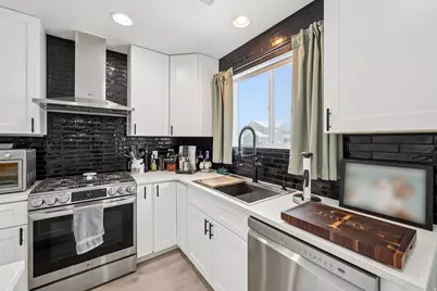 3502 S Poplar Ln, Syracuse, UT 84075 - Photo 5