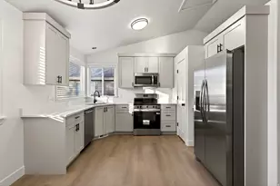 269 W Beverlee Ann Dr, Draper, UT 84020 - Photo 3