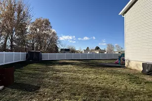 34 E 525 N, Layton, UT 84041 - Photo 17