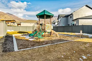 915 N Evelyn St, Farmington, UT 84025 - Photo 43