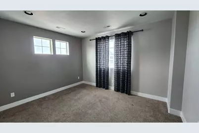 1951 W Parkview Dr, Syracuse, UT 84075 - Photo 11