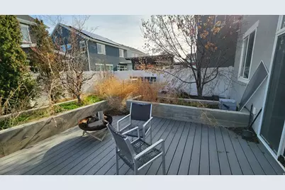 1951 W Parkview Dr, Syracuse, UT 84075 - Photo 3