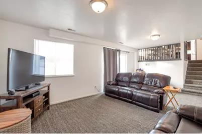 1631 N 2340 W, Clinton, UT 84015 - Photo 13