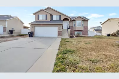 1631 N 2340 W, Clinton, UT 84015 - Photo 1