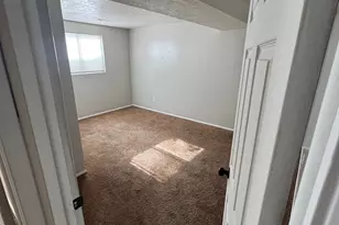 997 E 825 N, Layton, UT 84040 - Photo 27