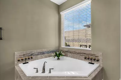 811 N Crown King Ave, Washington, UT 84780 - Photo 17