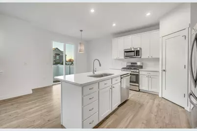 1058 S Lilac Way, Mapleton, UT 84664 - Photo 7