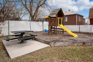 875 E Arrowhead Ln S, Murray, UT 84107 - Photo 21