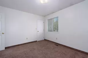 275 S 300 E, Roosevelt, UT 84066 - Photo 17
