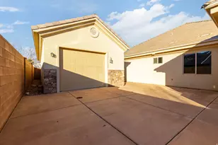 345 E 1575 S, Washington, UT 84780 - Photo 39