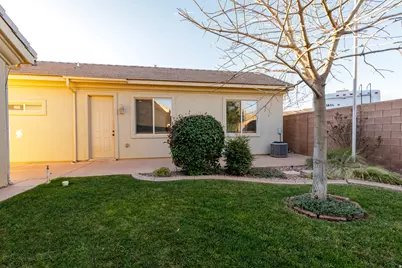 345 E 1575 S, Washington, UT 84780 - Photo 35