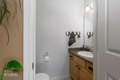 133 W Arlington Way, Harrisville, UT 84414 - Photo 17