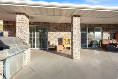 339 W Sandstone Cir, Saint George, UT 84770 - Photo 35