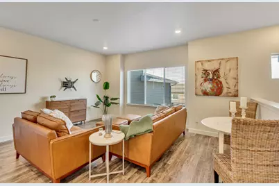 994 W Sapphire Peak Dr #200, Bluffdale, UT 84065 - Photo 3