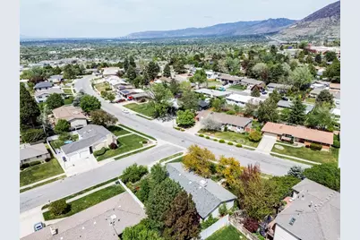 2544 E Promenade Dr S, Cottonwood Heights, UT 84121 - Photo 11