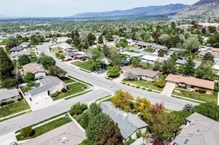 2544 E Promenade Dr S, Cottonwood Heights, UT 84121 - Photo 11
