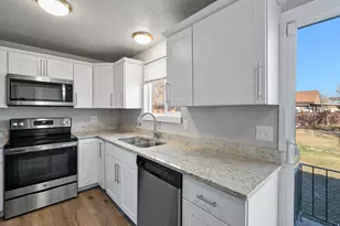 652 W Gardenia Dr, Midvale, UT 84047 - Photo 9