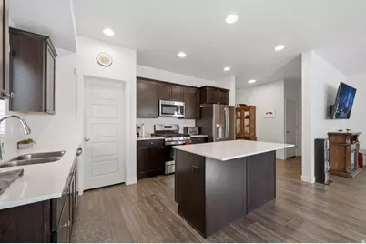 1683 S Haven Pkwy W, West Haven, UT 84401 - Photo 9