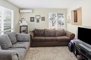 870 S 1625 E, Clearfield, UT 84015 - Photo 5