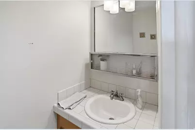 870 S 1625 E #A, Clearfield, UT 84015 - Photo 17