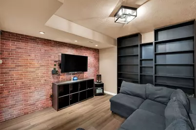 56 W 200 N, Centerville, UT 84014 - Photo 21