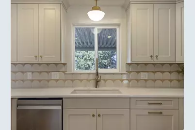 2095 E Rolling Knolls Way S, Salt Lake City, UT 84121 - Photo 5