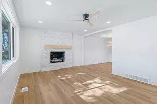 2095 E Rolling Knolls Way S, Salt Lake City, UT 84121 - Photo 3