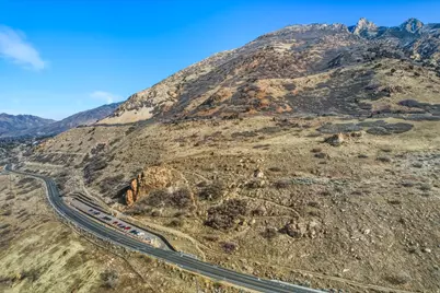 5560 S Wasatch Blvd, Holladay, UT 84124 - Photo 9