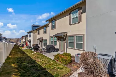 1540 E Primrose Ln, Layton, UT 84040 - Photo 25