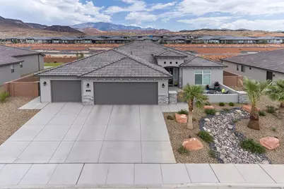 2046 N Vista Dr, Washington, UT 84780 - Photo 3