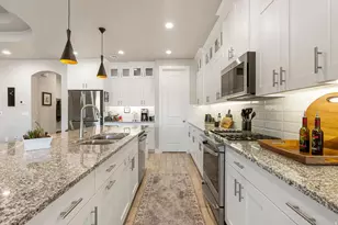 2046 N Vista Dr, Washington, UT 84780 - Photo 13