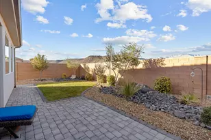 2046 N Vista Dr, Washington, UT 84780 - Photo 41