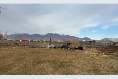 6167 S 2800 W, Lake Shore, UT 84660 - Photo 3