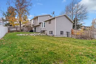 8931 S Quail Hollow Dr, Sandy, UT 84093 - Photo 29