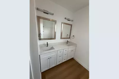 1336 E Lone Rock View Dr, Big Water, UT 84741 - Photo 9