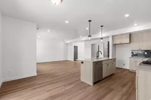 1075 W Audrey Ln S, Woods Cross, UT 84087 - Photo 7