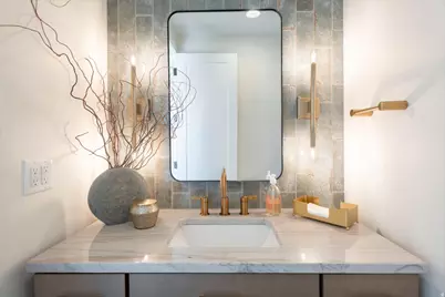 4445 S Holladay Park Ln, Holladay, UT 84124 - Photo 9