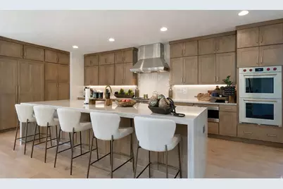 4445 S Holladay Park Ln, Holladay, UT 84124 - Photo 5