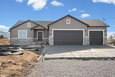 886 E 100 S #5, Mount Pleasant, UT 84647 - Photo 1