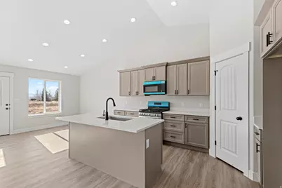 886 E 100 S #5, Mount Pleasant, UT 84647 - Photo 5