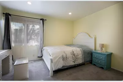 275 E Peach Ln S, Bountiful, UT 84010 - Photo 15